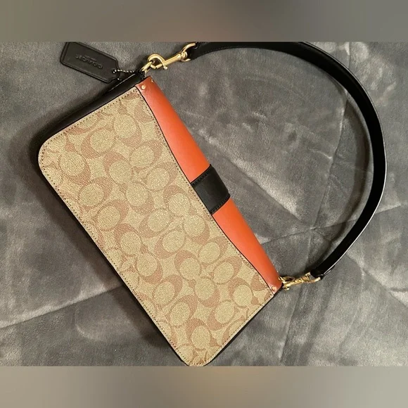 COACH SHOULDER HANDBAG - Picture 4 of 8